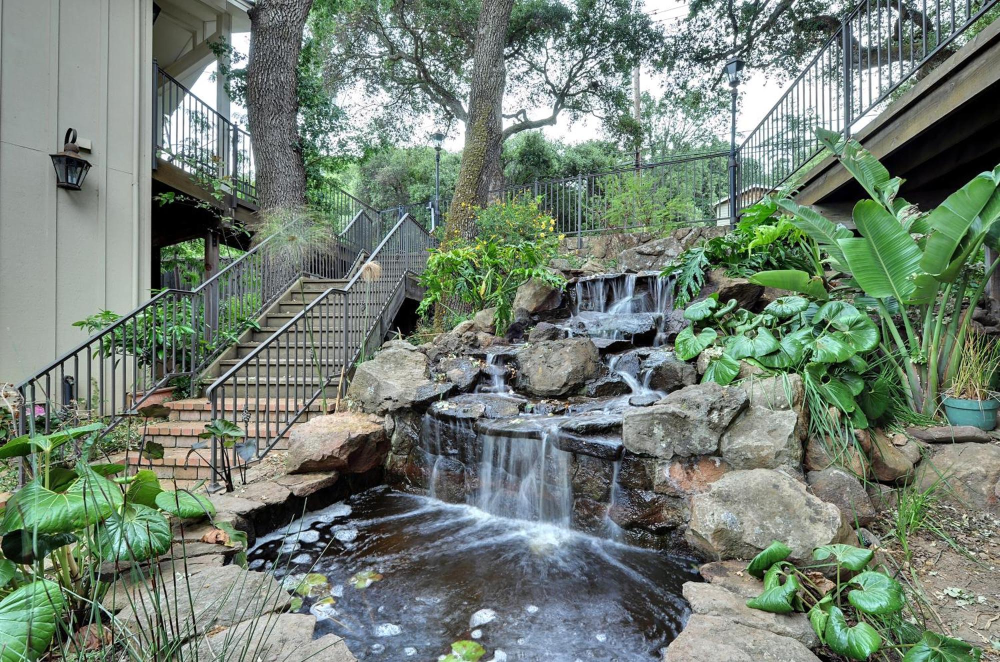 Saratoga Oaks Lodge Bagian luar foto